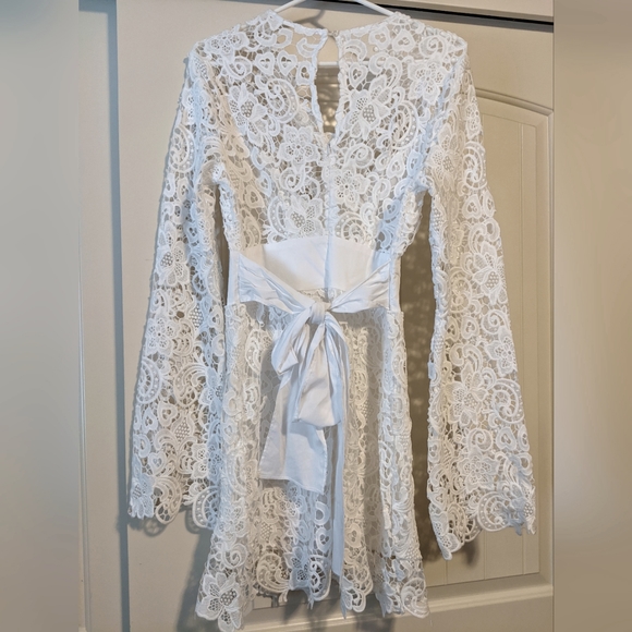 White lace Venus dress - Picture 7 of 10